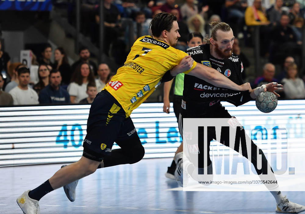 Handball - 1. Bundesliga DAIKIN HBL - Saison 2025 2026 - 27. Spieltag: HC Erlangen Metropolregion Nürnberg HCE - Rhein-Neckar Löwen - OGo - - Robert Timmermeister (7, Rhein Neckar Löwen ) Antonio Metzner (27, HC Erlangen HCE )