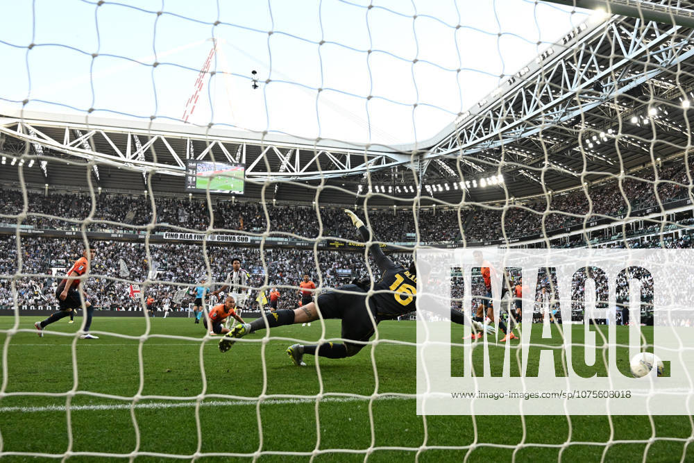 Db Torino 06 04 2026 - campionato di calcio serie A Juventus-Genoa foto Daniele Buffa Image nella foto: gol Weston McKennie