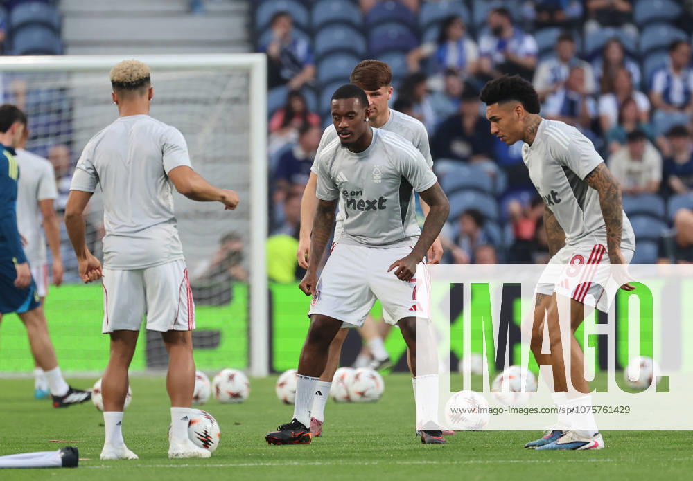 POR: Porto v Nottingham Forest, Europa League, 9 April 2026 Callum Hudson-Odoi of Nottingham Forest in warm up the UEFA Europe League,Quartet finals 1st leg between Porto FC and Nottingham Forest FC at Stadium of Dragao on April 9,2026 in Porto (Portugal) (Photo by Luis de la Mata SportPix Sipa USA) Porto As Antas Porto Portugal