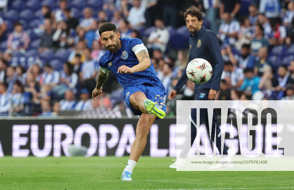POR: Porto v Nottingham Forest, Europa League, 9 April 2026 Alan Varela of FC Porto in warm the UEFA Europe League,Quartet finals 1st leg between Porto FC and Nottingham Forest FC at Stadium of Dragao on April 9,2026 in Porto (Portugal) (Photo by Luis de la Mata SportPix Sipa USA) Porto As Antas Porto Portugal