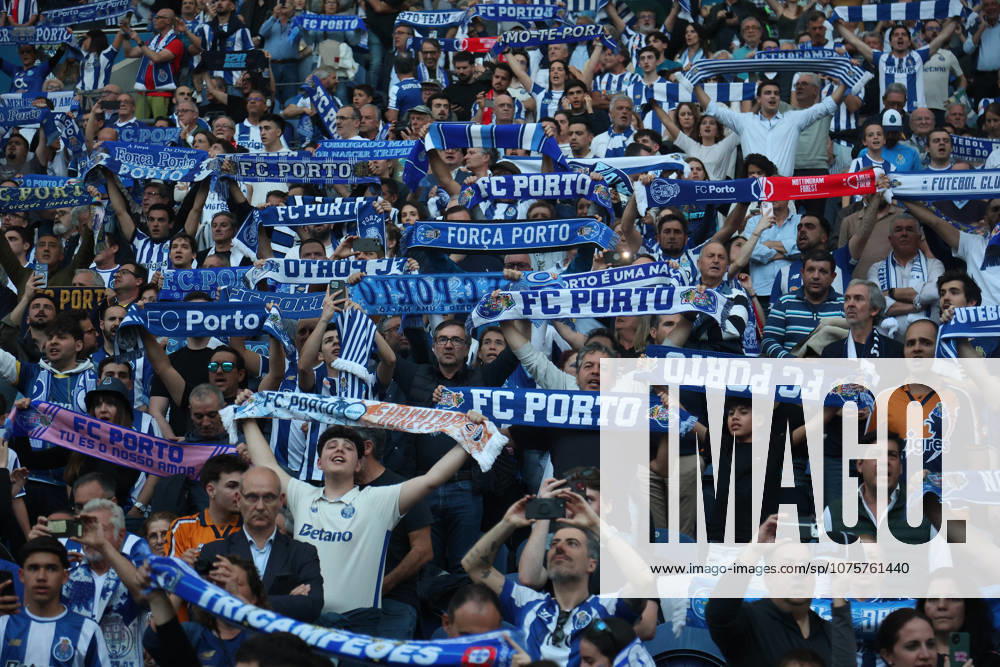 POR: Porto v Nottingham Forest, Europa League, 9 April 2026 Fans of porto during the UEFA Europe League,Quartet finals 1st leg between Porto FC and Nottingham Forest FC at Stadium of Dragao on April 9,2026 in Porto (Portugal) (Photo by Luis de la Mata SportPix Sipa USA) Porto As Antas Porto Portugal