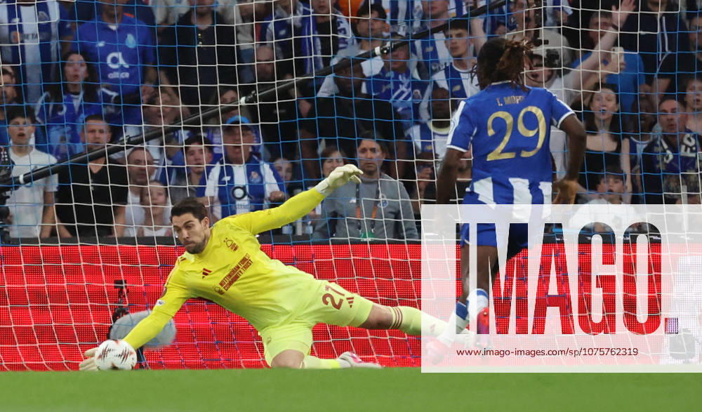 POR: Porto v Nottingham Forest, Europa League, 9 April 2026 Matz Sels of Nottingham Forest in action during the UEFA Europe League,Quartet finals 1st leg between Porto FC and Nottingham Forest FC at Stadium of Dragao on April 9,2026 in Porto (Portugal) (Photo by Luis de la Mata SportPix Sipa USA) Porto As Antas Porto Portugal