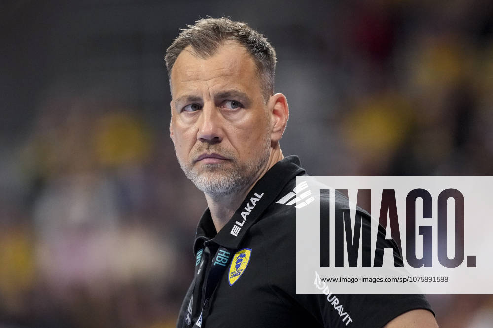 Maik Machulla (Trainer, Cheftrainer, RNL), Einzelbild, Einzelfoto, Aktion, Action, Porträt, Portrait, 11.04.2026, Mannheim (Deutschland), Handball, Bundesliga, Rhein-Neckar Löwen - SG Flensburg-Handewitt