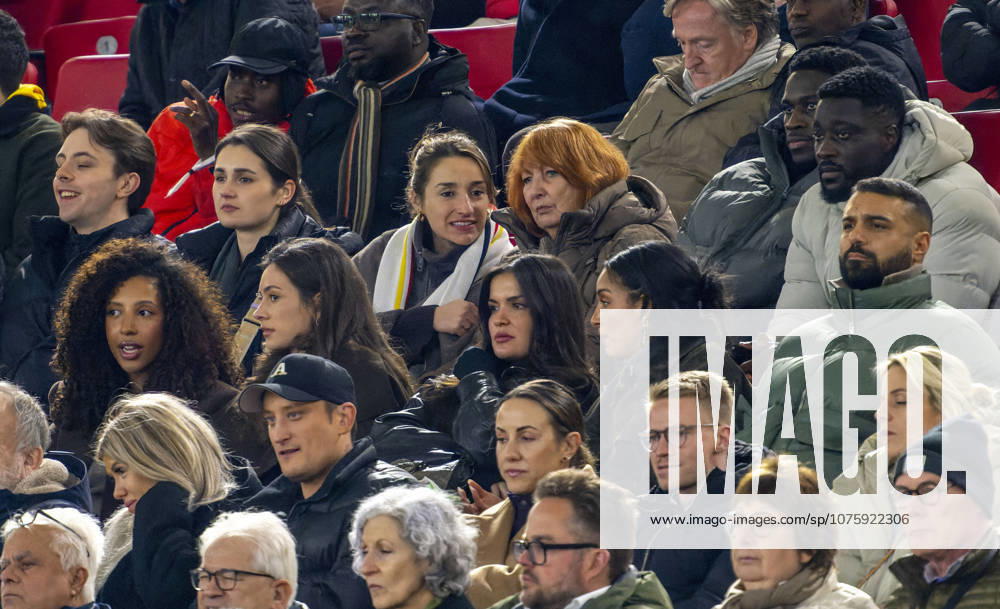 Fussball Freundschafts-Länderspiele 2.Spieltag, Deutschland - Ghana, in der MHP-Arena Stuttgart (Deutschland). oben: Lena, Frau von Trainer Julian Nagelsmann (Deutschland), neben Burgi Nagelsmann, der Mutter von Trainer Julian Nagelsmann (Deutschland), mitte: Luisa Tah, Frau von Jonathan Tah (Deutschland), Tanja Undav (2.v.li) die Frau von Deniz Undav (Deutschland).