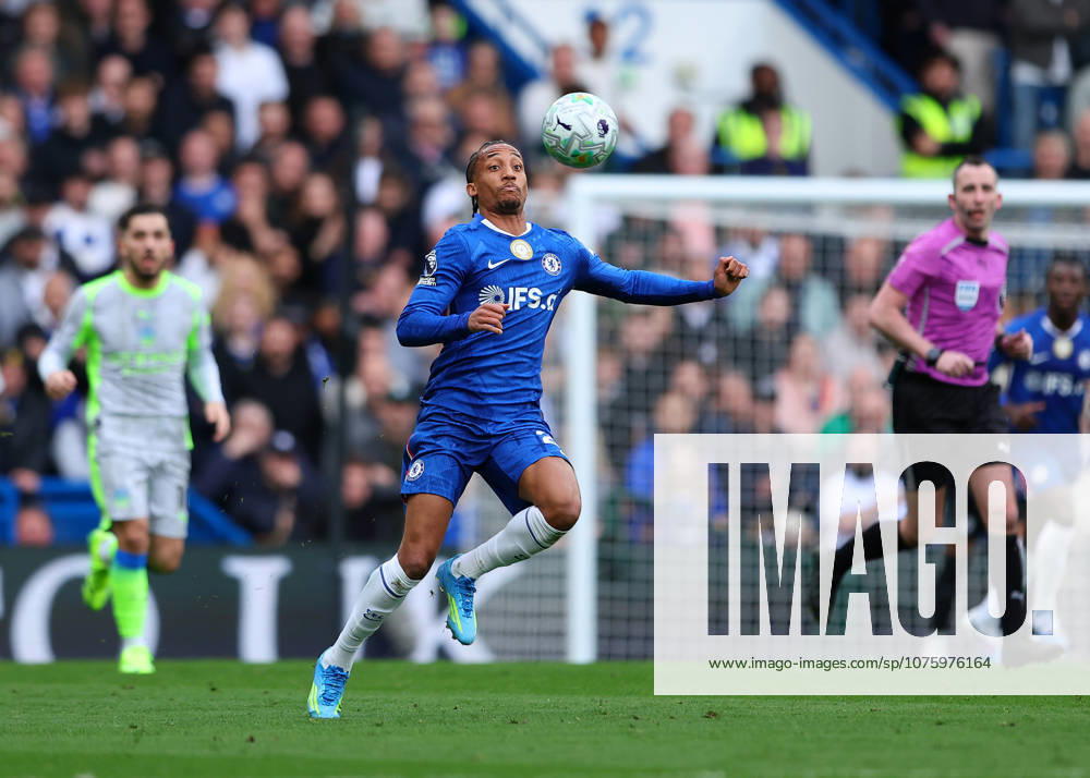 12th April 2026; Stamford Bridge, Chelsea, London, England: Premier League Football, Chelsea versus Manchester City; Joao Pedro of Chelsea on the ball JPxFletcher