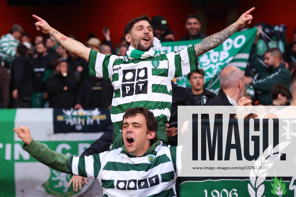 Arsenal FC v Sporting Clube de Portugal - UEFA Champions League 2025 26 Quarter-Final Second Leg Sporting Clube de Portugal fans before the UEFA Champions League 2025 26 Quarter-Final Second Leg match between Arsenal FC and Sporting Clube de Portugal at Arsenal Stadium on April 15, 2026 in London, England. WARNING! This Photograph May Only Be Used For Newspaper And Or Magazine Editorial Purposes. May Not Be Used For Publications Involving 1 player, 1 Club Or 1 Competition Without Written Authorisation From Football DataCo Ltd. For Any Queries, Please Contact Football DataCo Ltd on +44 (0) 207 864 9121 London Arsenal Stadium England United Kingdom