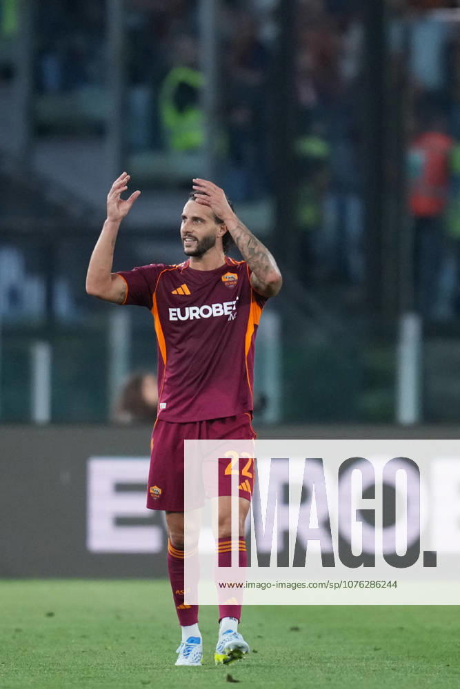 Romas Mario Hermoso celebrates after scoring during the Serie A EniLive soccer match between Roma and Atalanta at the Rome s Olympic stadium, Italy - Saturday April 18, 2026 - Soccer ( Photo by Alfredo Falcone LaPresse )
