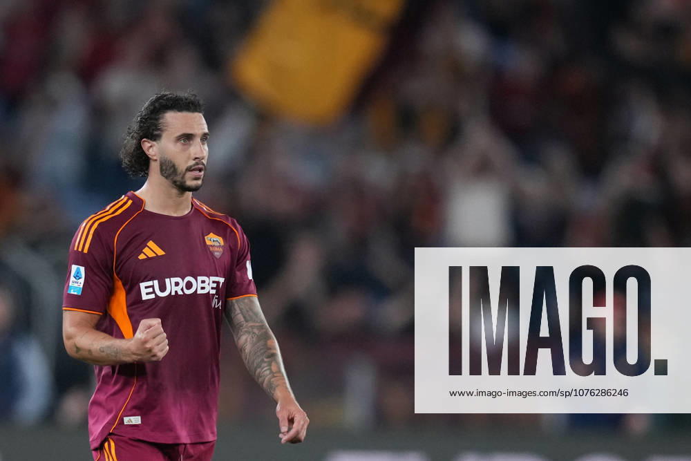 Romas Mario Hermoso celebrates after scoring during the Serie A EniLive soccer match between Roma and Atalanta at the Rome s Olympic stadium, Italy - Saturday April 18, 2026 - Soccer ( Photo by Alfredo Falcone LaPresse )