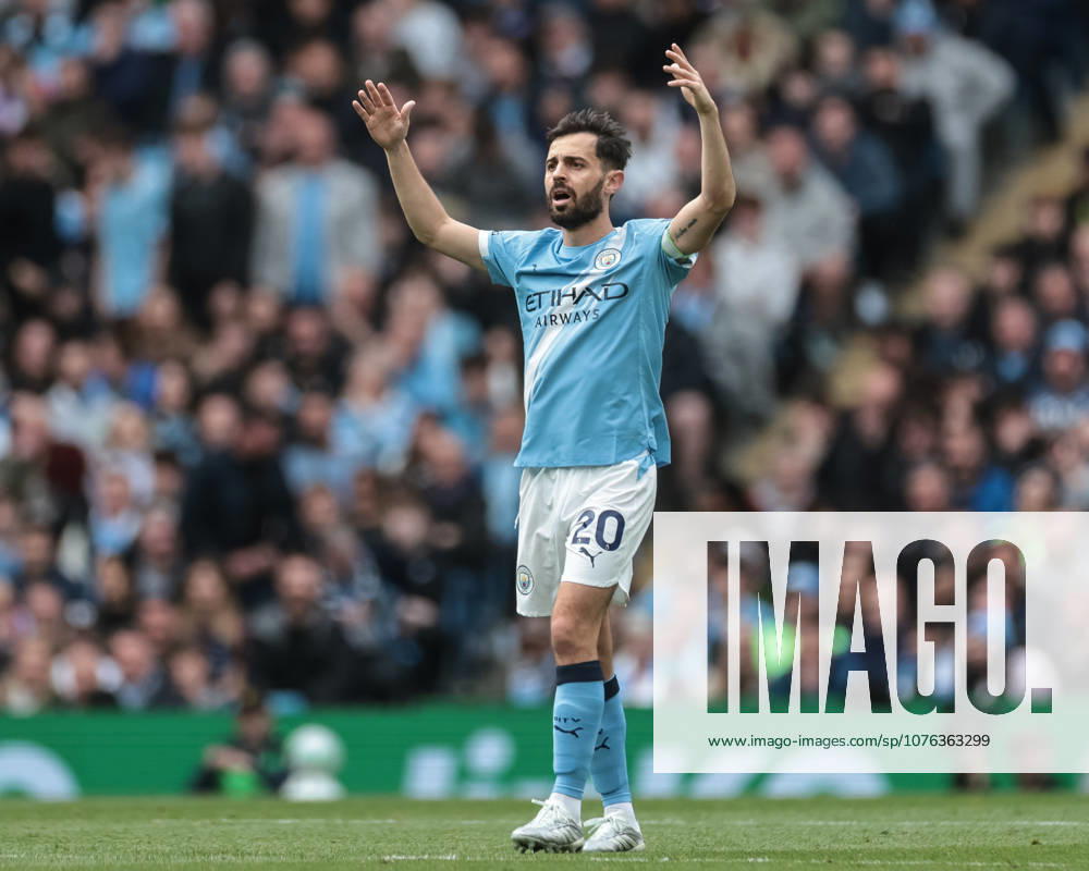 Manchester City v Arsenal - Premier League Bernardo Silva of Manchester City reacts during the Premier League match between Manchester City and Arsenal at Etihad Stadium in Manchester, United Kingdom, on April 19, 2026. Manchester United Kingdom