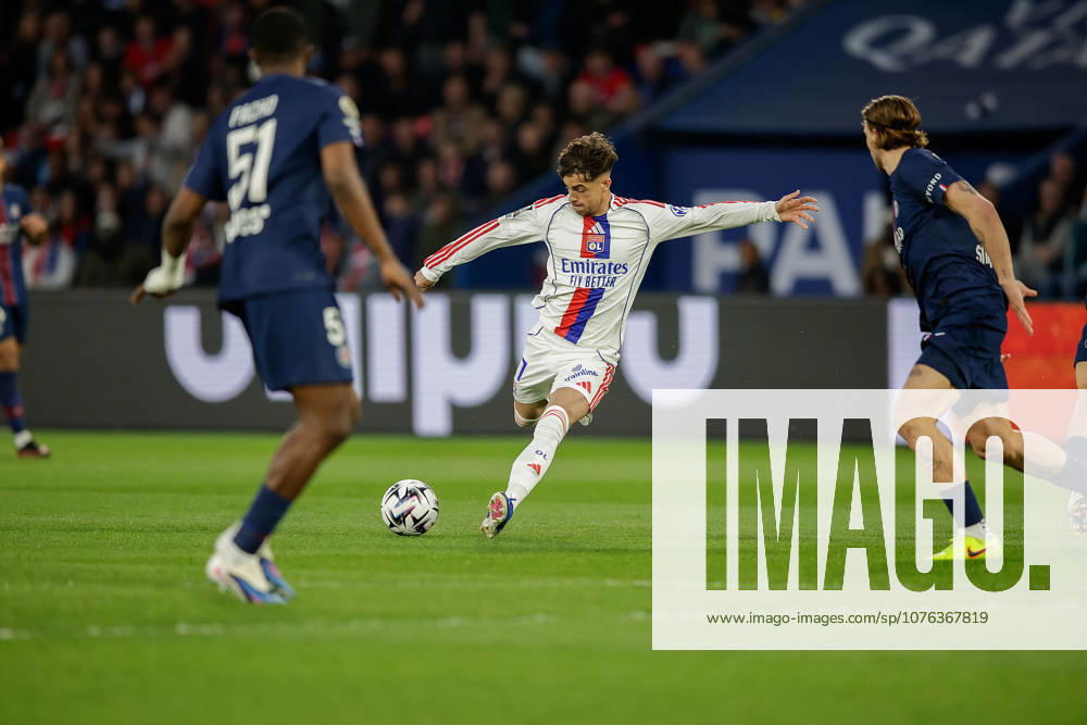 Paris, France 2026.04.19 La Ligue 1 Paris Saint Germain - Olympique Lyon, Afonso Moreira (Olympique Lyon), in aktion, in action,