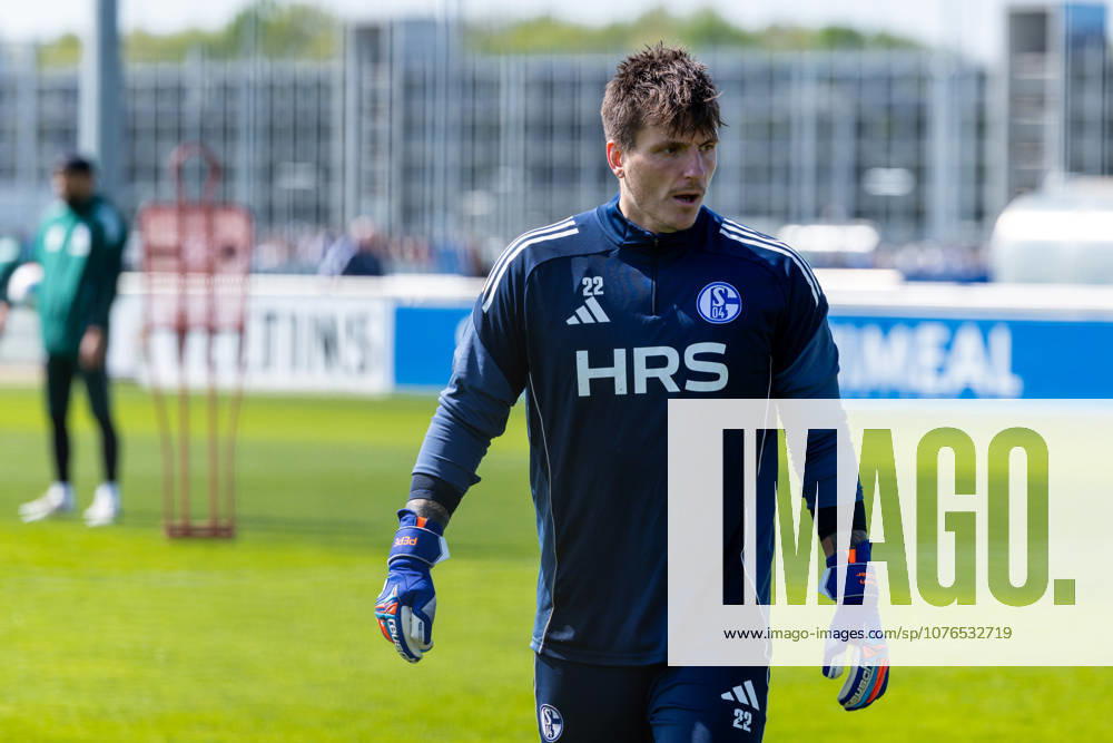 Fussball, Training des FC Schalke 04. Torwart Kevin Müller (FC Schalke 04). Gelsenkirchen Trainingsgelände FC Schalke 04 NRW Deutschland xRHR-FOTO YYx