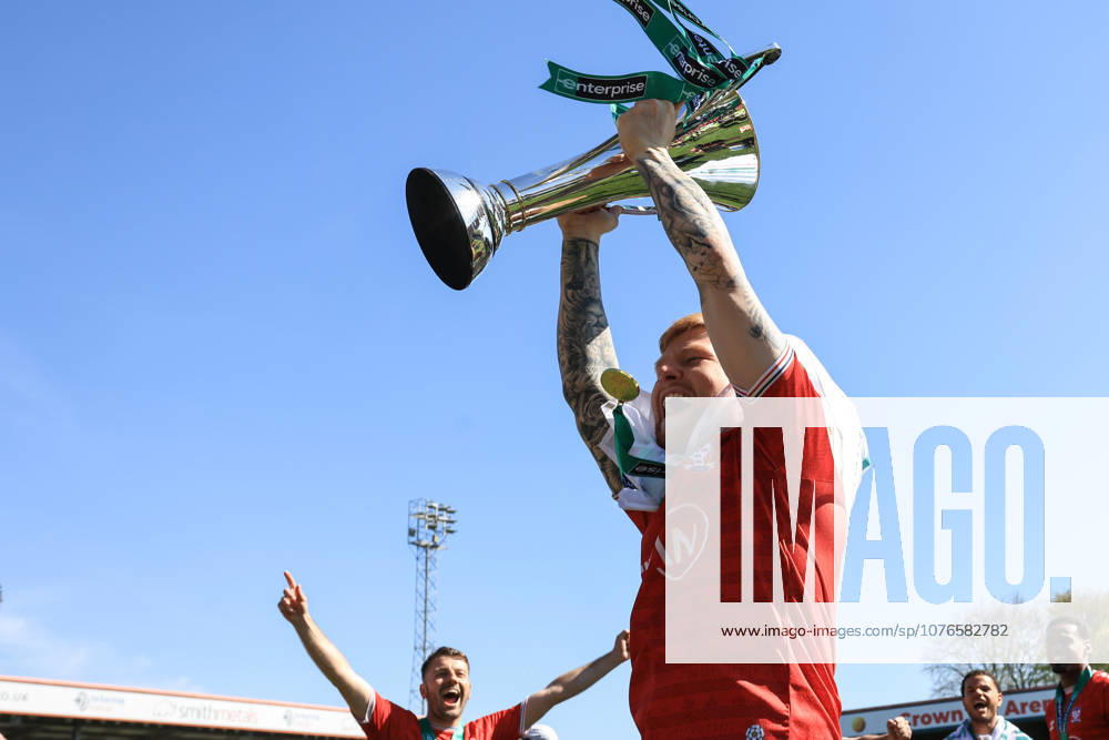 Rochdale v York City - Enterprise National League York City celebrates returning to the league during the Enterprise National League match between Rochdale and York City at Spotland Stadium in Rochdale, United Kingdom, on April 25, 2026. Rochdale Greater Manchester United, ManU Kingdom