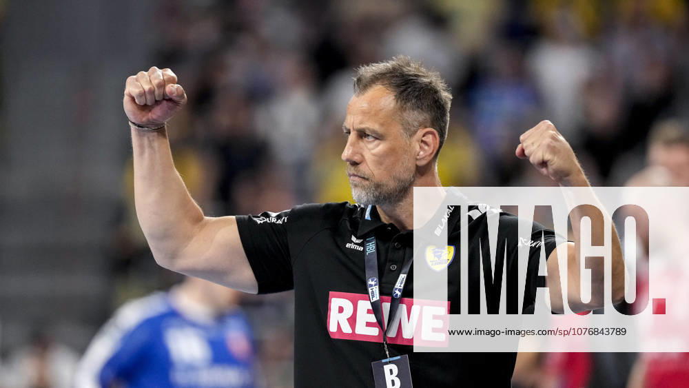 Maik Machulla (Trainer, Cheftrainer, RNL), Einzelbild, Einzelfoto, Aktion, Action, Jubel, jubeln, jubelt, celebration, Freude, freuen, freut sich, zuversichtlich, optimistisch, positiv, Spielszene, 01.05.2026, Mannheim (Deutschland), Handball, Bundesliga, Rhein-Neckar Löwen - MT Melsungen