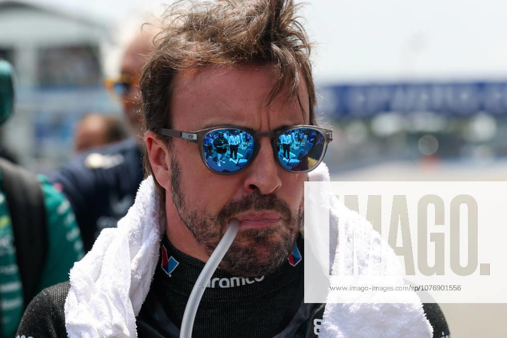 2nd May 2026; Miami International Autodrome, Miami, Florida, United States of America; 2026 FIA Formula 1 Miami Grand Prix; Sprint Race; Fernando Alonso (14) of Spain and Aston Martin Aramco Formula One Team drinking water on the grid DavidxBuono