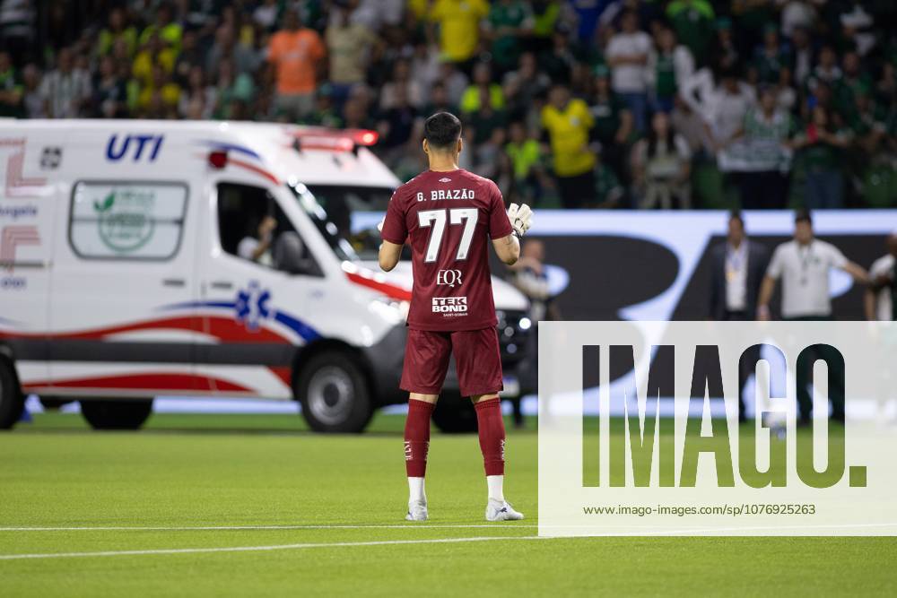 Match between Palmeiras and Santos, valid for the 2026 Brazilian Championship. Sao Paulo (SP), 02 05 2026 - Brasileirao Palmeiras vs Santos - An ambulance enters the field to attend to a fan who fell from the stands during the match between Palmeiras and Santos, valid for the 14th round of the Brazilian football championship, at Allianz Parque on the night of Saturday, May 2nd, 2026, Brazil. Credit: William Oliveira PhD Press TheNews2(Foto: Phd Press Thenews2 imago images) SPO