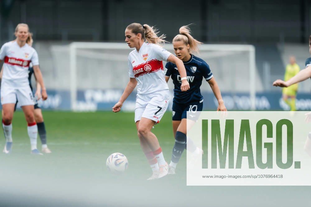 Women, Football, 2.Bundesliga, Season 2025 2026, VFL Bochum 1848 - VfB Stuttgart, Matchday 24 Dafina Redzepi ( 7 - VfB Stuttgart) in a duel with Anna Moczarski ( 10 - VfL Bochum) BOCHUM Lohrheidestadion - Wattenscheid NRW Deutschland