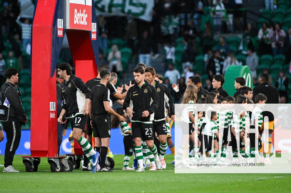 Sporting CP against Vitoria SC for the Liga Portugal Betclic at Estadio Jose Alvalade in Lisbon. Sporting CP Vs Vitoria SC, Liga Portugal Betclic At Estadio Jose Alvalade - ZUMAr238 20260504_zip_r238_007