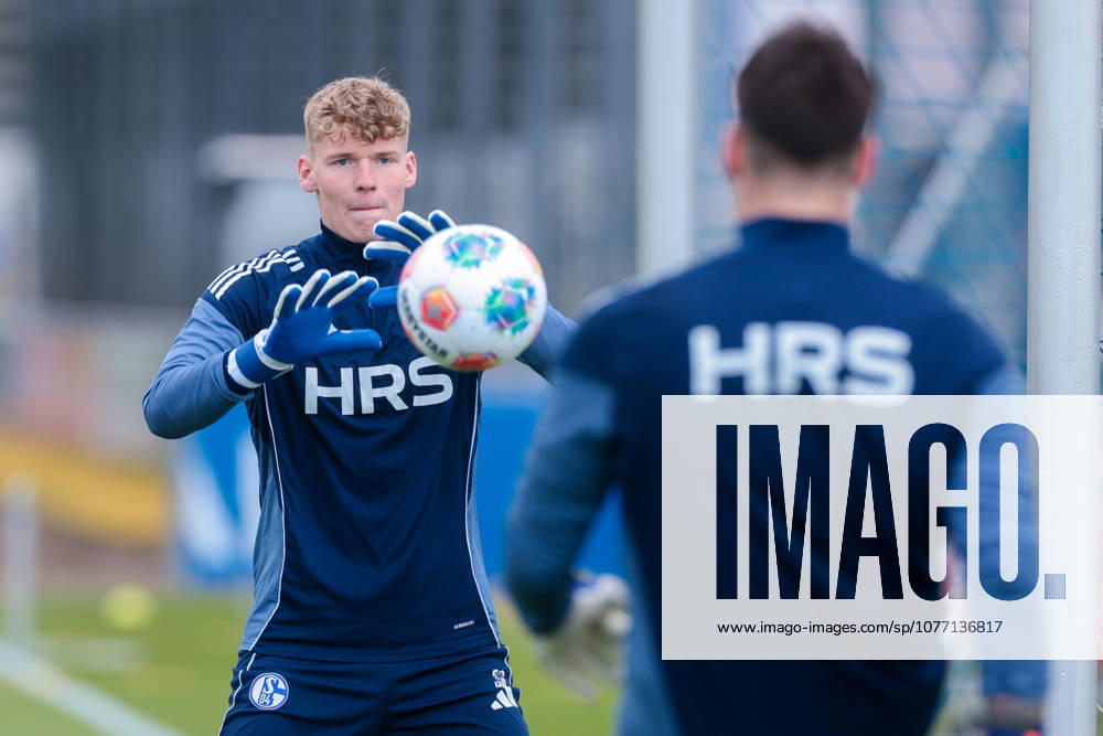 Fussball, Training des FC Schalke 04. Torwart Johannes Siebeking (FC Schalke 04). Gelsenkirchen Trainingsgelände FC Schalke 04 NRW Deutschland xRHR-FOTO YYx