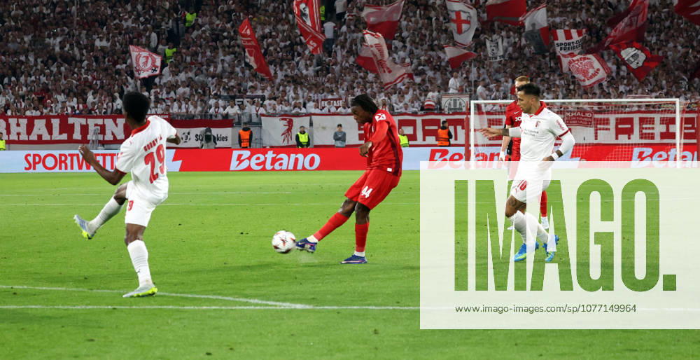 SC Freiburg - SC Braga Deutschland, Freiburg, 07.05.2026, Fussball, Europa League, Saison 2025 2026, Halbfinale, SC Freiburg - SC Braga: Johan Manzambi (SC Freiburg); Tor 2:0 Manzambi.