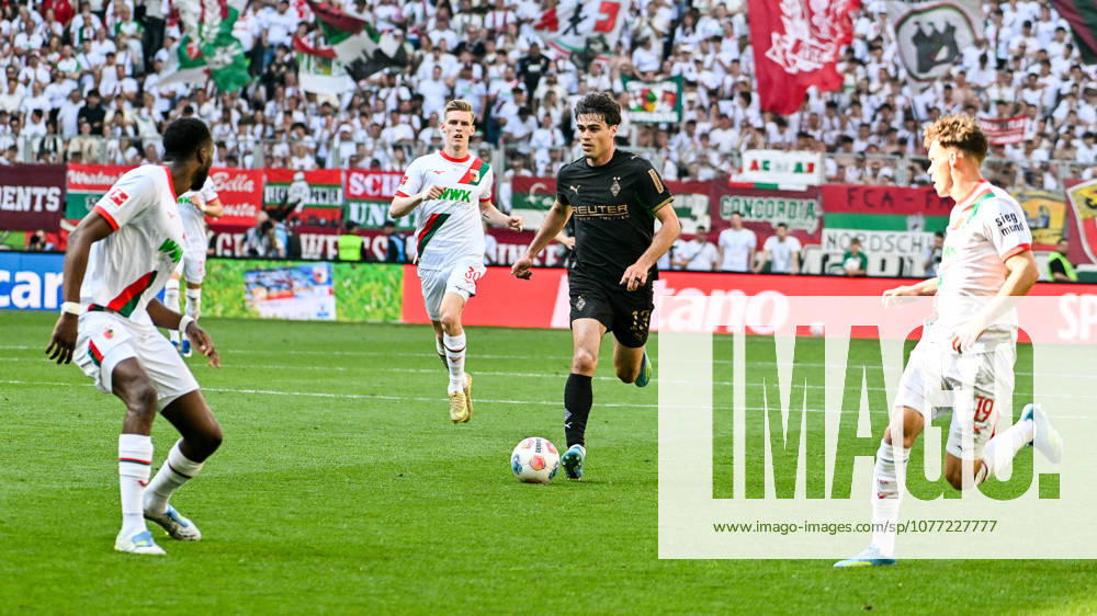 GER, 1. FBL, FC Augsburg vs Borussia Mönchengladbach 09.05.2026, WWK-Arena, Augsburg, GER, 1. FBL, FC Augsburg vs Borussia Mönchengladbach, im Bild viel Platz fuer Giovanni Reyna (Moenchengladbach, 13)