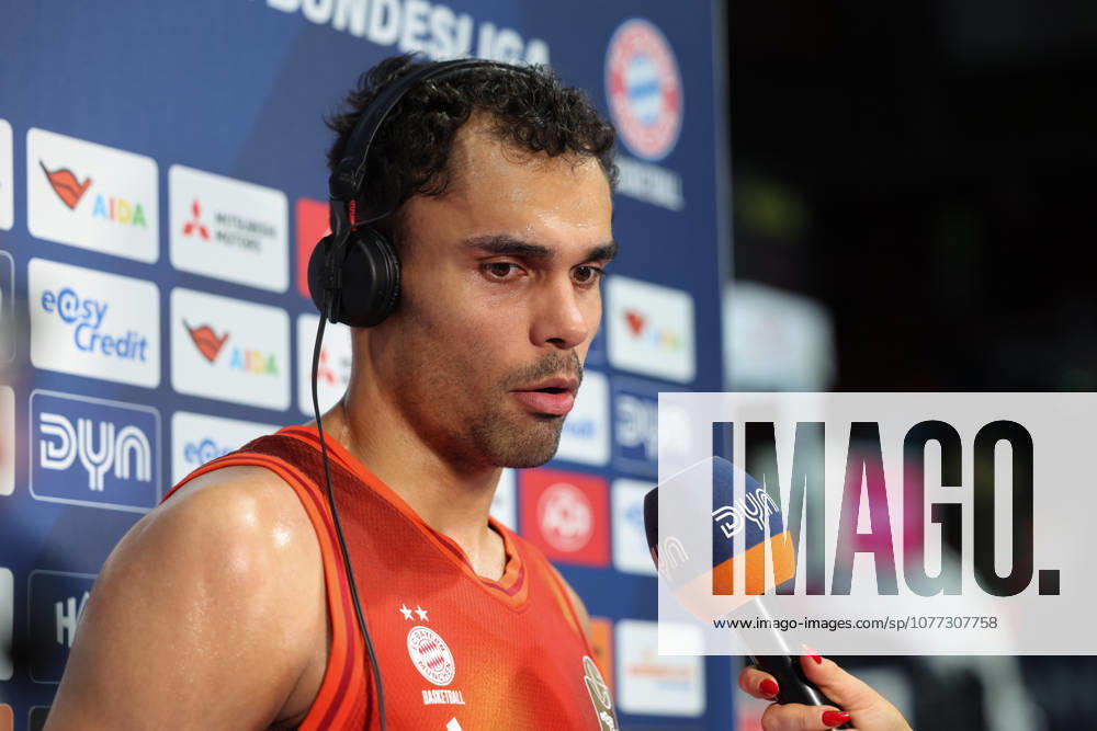 Oscar da Silva (FC Bayern Basketball, 01) beim Interview nach dem Spiel, GER, FC Bayern Basketball vs. EWE Baskets Oldenburg, Basketball, easycredit Basketball Bundesliga, 34. Spieltag, Saison 2025 2026, 10.05.2026, GER, FC Bayern Basketball vs. EWE Baskets Oldenburg, Basketball, easycredit Basketball Bundesliga, 34. Spieltag, Saison 2025 2026, 10.05.2026 Muenchen