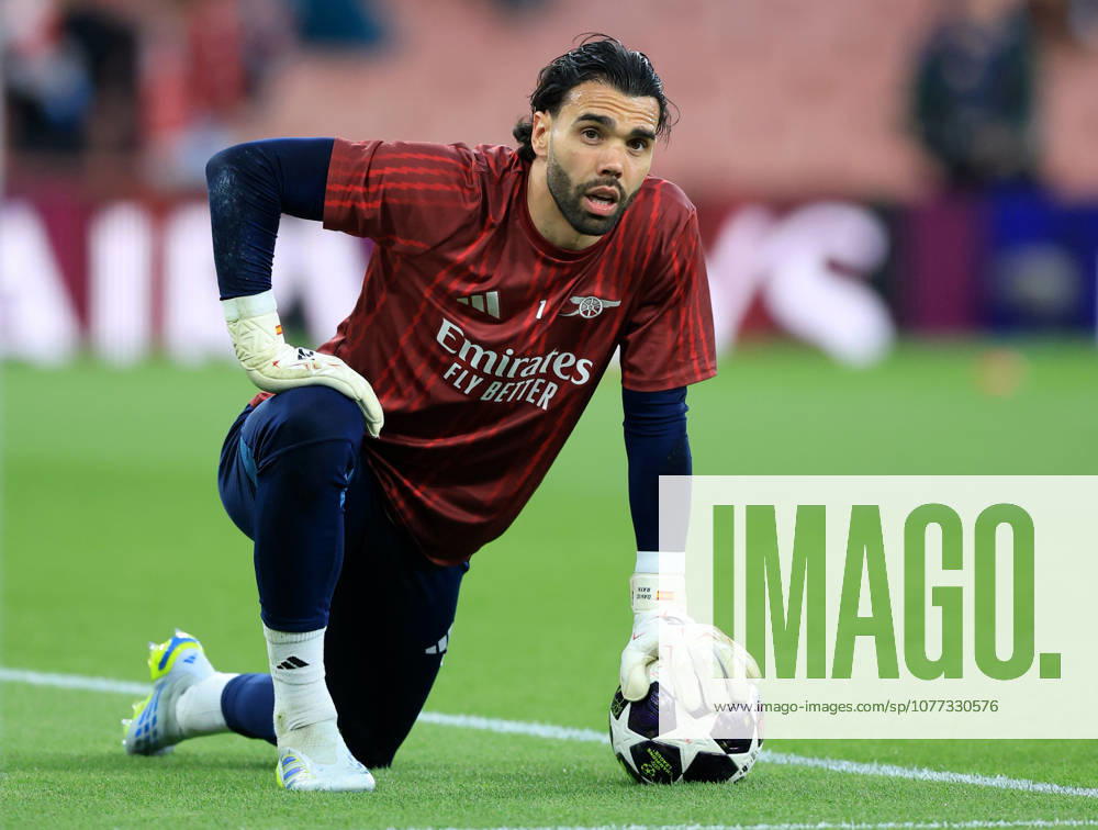 Arsenal FC v Atletico de Madrid - UEFA Champions League 2025 26 Semi Final Second Leg David Raya, goalkeeper of Arsenal warms up before the UEFA Champions League 2025 26 Semi Final Second Leg match between Arsenal FC and Atletico de Madrid at Arsenal Stadium on May 5, 2026 in London, England. WARNING! This Photograph May Only Be Used For Newspaper And Or Magazine Editorial Purposes. May Not Be Used For Publications Involving 1 player, 1 Club Or 1 Competition Without Written Authorisation From Football DataCo Ltd. For Any Queries, Please Contact Football DataCo Ltd on +44 (0) 207 864 9121 London Arsenal Stadium England United Kingdom