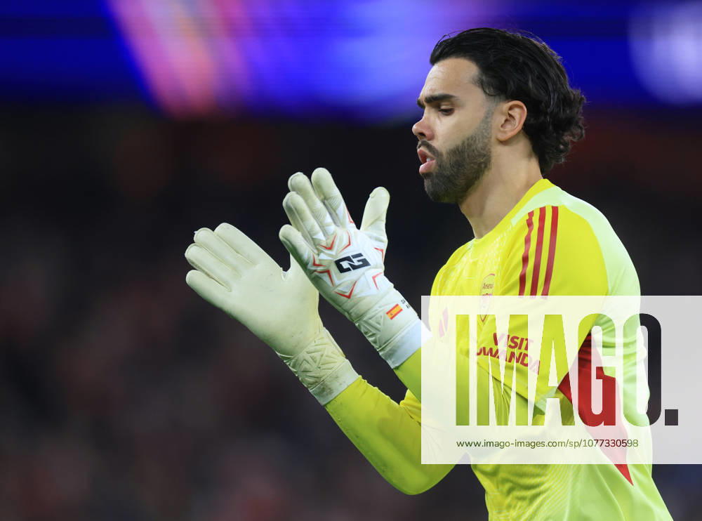 Arsenal FC v Atletico de Madrid - UEFA Champions League 2025 26 Semi Final Second Leg David Raya, goalkeeper of Arsenal in action during the UEFA Champions League 2025 26 Semi Final Second Leg match between Arsenal FC and Atletico de Madrid at Arsenal Stadium on May 5, 2026 in London, England. WARNING! This Photograph May Only Be Used For Newspaper And Or Magazine Editorial Purposes. May Not Be Used For Publications Involving 1 player, 1 Club Or 1 Competition Without Written Authorisation From Football DataCo Ltd. For Any Queries, Please Contact Football DataCo Ltd on +44 (0) 207 864 9121 London Arsenal Stadium England United Kingdom