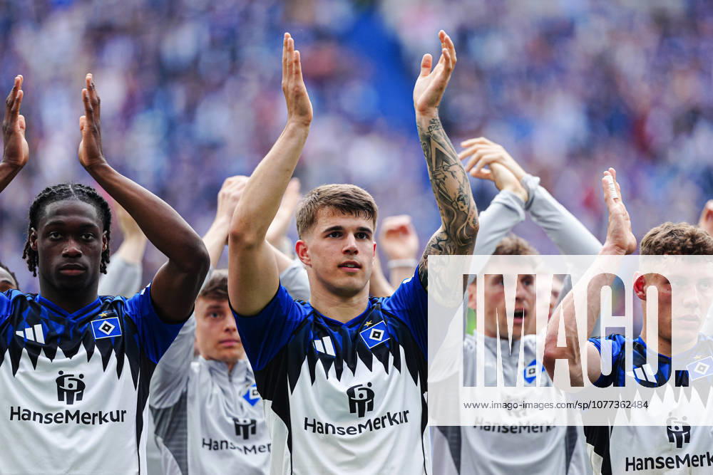 Luka Vuskovic (Hamburger SV, 44) GER, Hamburger SV vs. SC Freiburg, Fussball, 1. Bundesliga, Spieltag 33, Saison 2025 2026, 10.05.2026 DFL REGULATIONS PROHIBIT ANY USE OF PHOTOGRAPHS AS IMAGE SEQUENCES AND OR QUASI-VIDEO GER, Hamburger SV vs. SC Freiburg, Fussball, 1. Bundesliga, Spieltag 33, Saison 2025 2026, 10.05.2026 Hamburg