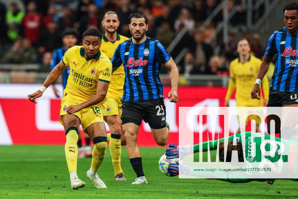 CALCIO - Serie A - AC Milan vs Atalanta BC Photo by IPA ABACAPRESS.COM84554337 - Christopher Nkunku of AC Milan seen in action during Serie A 2025 26 football match between AC Milan and Atalanta BC at San Siro Stadium in Milan, Italy Milan Italy