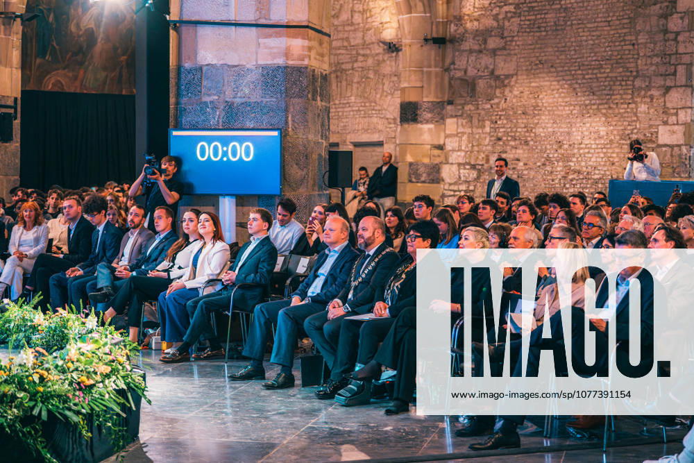 Deutschland, Aachen: Verleihung Jugendkarlspreis im Krönungssaal im Rathaus, Rahmenprogramm Karlspreis 2026 - Auszeichnung an Mario Draghi, Thomas Prefi, OB Michael Ziemons, Sabine Verheyen, Maria Kalesnikava, Jürgen Linden, Sibylle Keulen, Angela Maas, Tim Grüttemeier