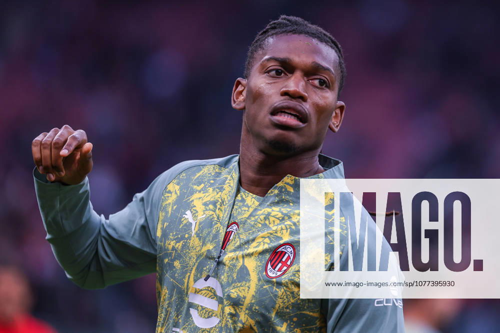 AC Milan vs Atalanta BC, Serie A football, Milano, Italy Rafael Leao of AC Milan looks on during Serie A 2025 26 football match between AC Milan and Atalanta BC at San Siro Stadium in Milan, Italy Italy, Milan, Milan, San Siro Stadium