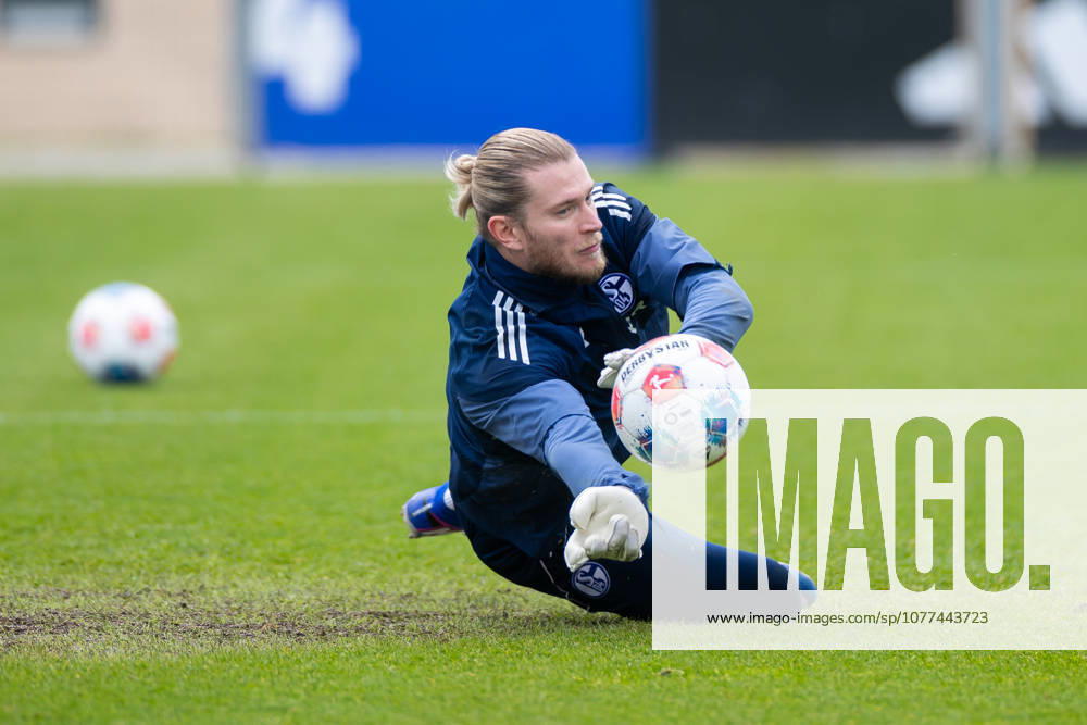 Fussball, Training des FC Schalke 04. Torwart Loris Karius (FC Schalke 04). Gelsenkirchen Trainingsgelände FC Schalke 04 NRW Deutschland xRHR-FOTO YYx