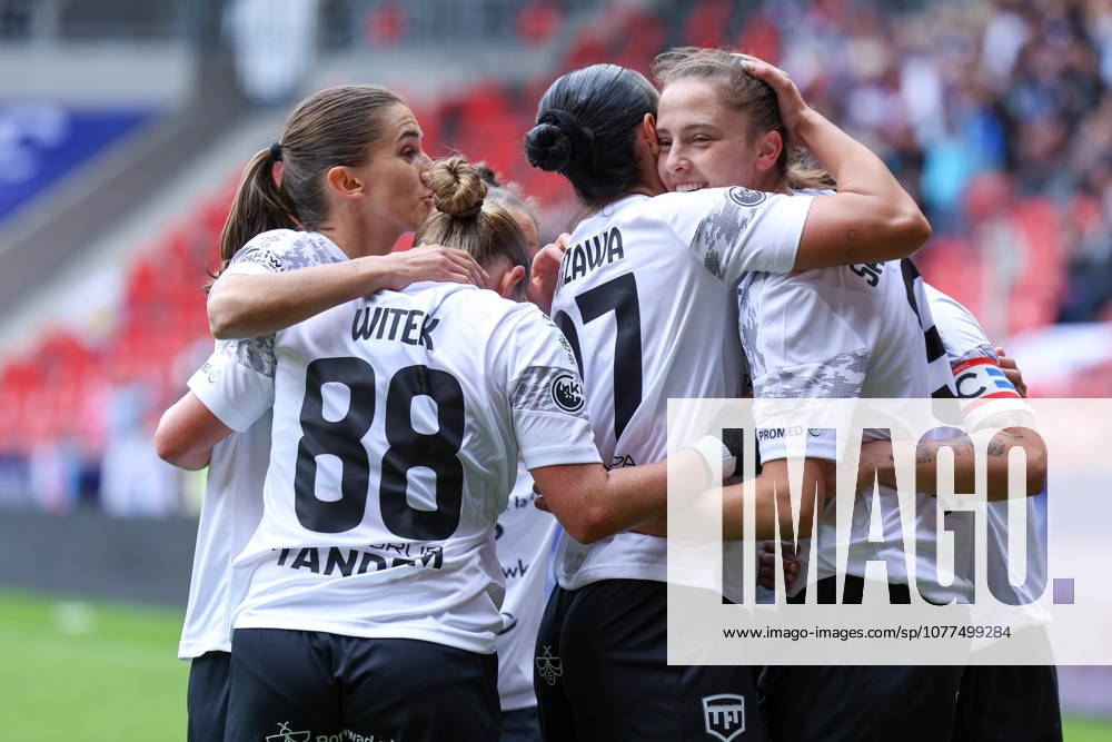Tychy 16.05.2026. Pilka nozna ORLEN Puchar Polski kobiet sezon 2025 2026 final mecz: KKS Czarni Antrans Sosnowiec - GKS Katowice --- Football ORLEN Polish Cup season 2025 2026 final game match: KKS Czarni Antrans Sosnowiec - GKS Katowice nz Czarni Antrans Sosnowiec, cieszynka, celebrations Fot. Michal Gaciarz Arena Akcji NEWSPIX.PL --- newspix.pl