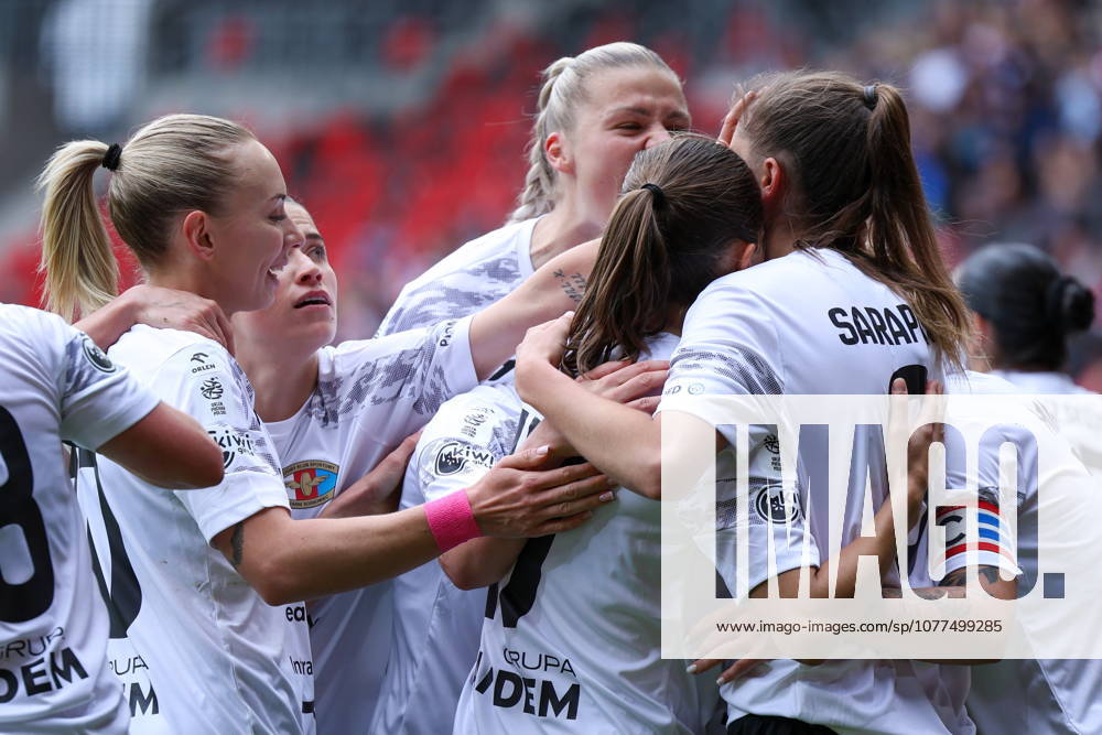 Tychy 16.05.2026. Pilka nozna ORLEN Puchar Polski kobiet sezon 2025 2026 final mecz: KKS Czarni Antrans Sosnowiec - GKS Katowice --- Football ORLEN Polish Cup season 2025 2026 final game match: KKS Czarni Antrans Sosnowiec - GKS Katowice nz Czarni Antrans Sosnowiec, cieszynka, celebrations Fot. Michal Gaciarz Arena Akcji NEWSPIX.PL --- newspix.pl