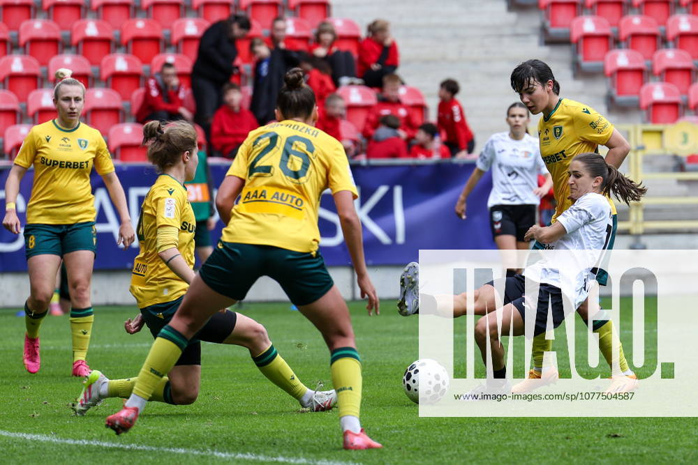 Tychy 16.05.2026. Pilka nozna ORLEN Puchar Polski kobiet sezon 2025 2026 final mecz: KKS Czarni Antrans Sosnowiec - GKS Katowice --- Football ORLEN Polish Cup season 2025 2026 final game match: KKS Czarni Antrans Sosnowiec - GKS Katowice nz Weronika Wojcik, Marcjanna Zawadzka, Fot. Michal Gaciarz Arena Akcji NEWSPIX.PL --- newspix.pl