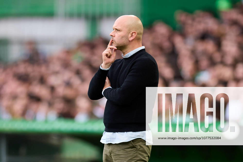 Racing Santander v Real Valladolid - LaLiga Hypermotion Jose Alberto Lopez head coach of Real Racing Club de Santander looks on during the LaLiga Hypermotion match between Racing Santander and Real Valladolid at Campos de de El Sardinero on May 16, 2026, in Santander, Spain. Santander Campos de Sport de El Sardinero Santander Spain RL_RCGSvRVALL_000035