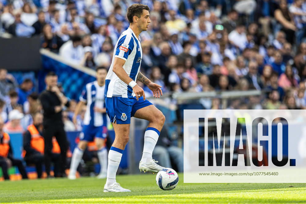 JAKUB KIWIOR of FC Porto seen in action during the Liga Portugal Betclic 25 26 match between FC Porto and Santa Clara at Estadio do Dragao on May 16 2026, in Porto, Portugal. Soccer 2026: Porto X Santa Clara - ZUMAa269 20260516_zsp_a269_031