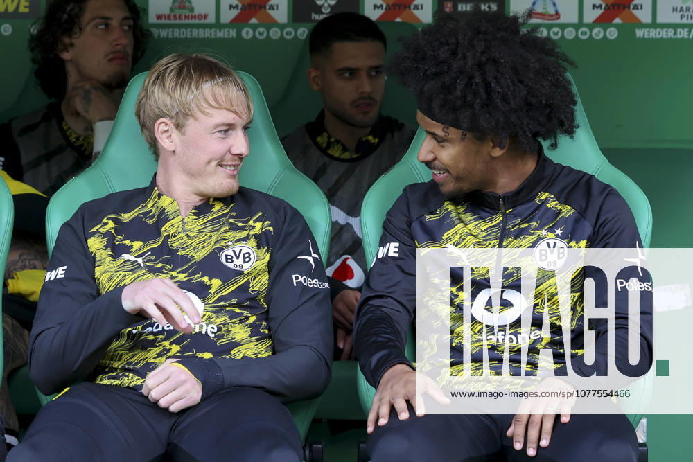 Julian Brandt (Borussia Dortmund) und Karim Adeyemi (Borussia Dortmund) unterhalten sich, Bundesliga, SV Werder Bremen v Borussia Dortmund, Weserstadion am 16. May 2026 in Bremen, Deutschland. (Foto von Marco Steinbrenner DeFodi Images) Julian Brandt (Borussia Dortmund) und Karim Adeyemi (Borussia Dortmund) talk together, Bundesliga, SV Werder Bremen v Borussia Dortmund, Weserstadion, May 16, 2026 in Bremen, Germany. (Photo by Marco Steinbrenner DeFodi Images) DFL regulations prohibit any use of photographs as image sequences and or quasi-video. -
