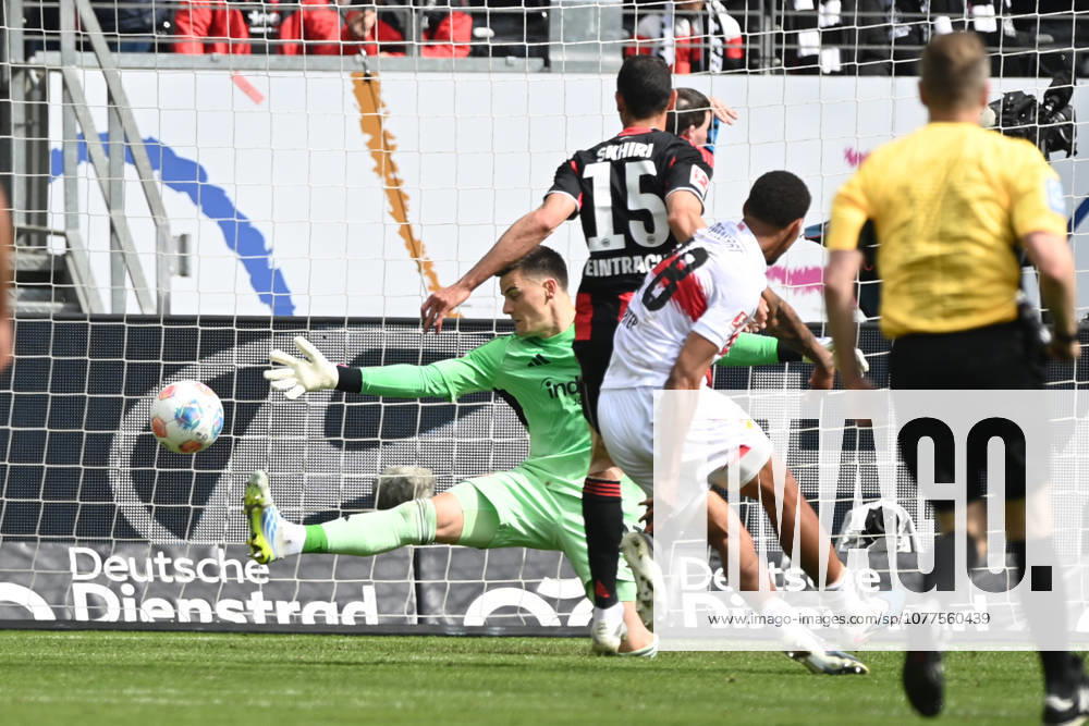 Nikolas NARTEY (S) erzielt das Tor zum 0-2, gegen Torwart Michael ZETTERER (F) Fussball 1. Bundesliga Saison 2025 2026, 34.Spieltag, Spieltag34, matchday34, Eintracht Frankfurt (F) - VfB Stuttgart (S) am 16.05.2026 Deutsche Bank Park Frankfurt. DFL regulations prohibit any use of photographs as image sequences and or quasi-video Â