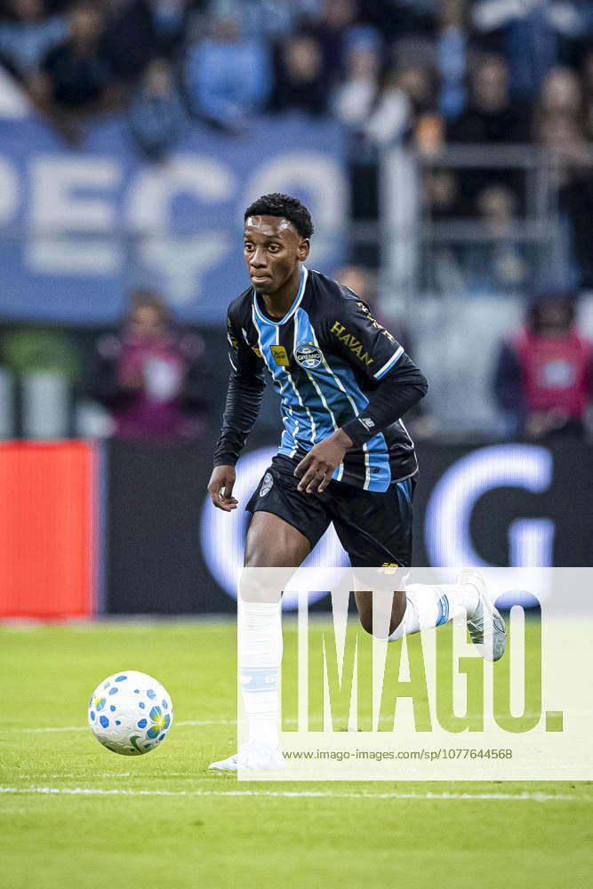 Gabriel Mec of Gremio drives the ball during the Campeonato Brasileiro Serie A match between Gremio and Flamengo at Arena do Gremio on May 10, 2026 in Porto Alegre, Brazil. (Photo by Richard Ducker Eurasia Images) Porto Algre Arena do Gremio Rio Grande do Sul Brazil