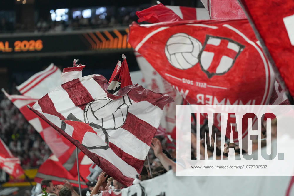 Fans, Ultras in der Kurve, Fankurve unterstützen ihre Mannschaft, Fahnen, Schal, Support, Alle in Weiß , Türkei, Fussball, UEFA Europa League, Finale, 2025 2026, SC Freiburg vs. Aston Villa, 20.05.2026, TüpraÅü Stadium, BeÅüiktaÅü Park, Istanbul Istanbul TüpraÅü Stadium, BeÅüiktaÅü Par Istanbul Türkei