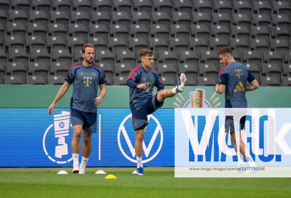 Fußball, Herren, Saison 2025 2026, 83. DFB-Pokal-Finale, FC Bayern München - VfB Stuttgart, Training am Vortag, im Bild: v. l. Harry Kane (Bayern München), Joshua Kimmich (Bayern München), Josip Stanisic (Bayern München), 22.05. 2026,