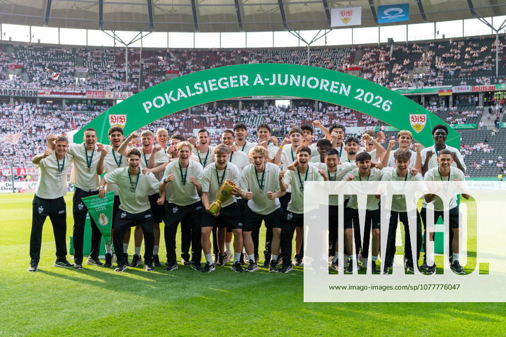 Manschaftsfoto U19 Pokalsieger A-Junioren 2026, U19 VfB Stuttgart. GER, FC Bayern Muenchen vs. VfB Stuttgart, Fussball, Herren, DFB-Pokal, Finale, Spielzeit 2025 2026, 23.05.2026, DFL DFB REGULATIONS PROHIBIT ANY USE OF PHOTOGRAPHS AS IMAGE SEQUENCES AND OR QUASI-VIDEO, GER, FC Bayern Muenchen vs. VfB Stuttgart, Fussball, Herren, DFB-Pokal, Finale, Spielzeit 2025 2026, 23.05.2026 Berlin