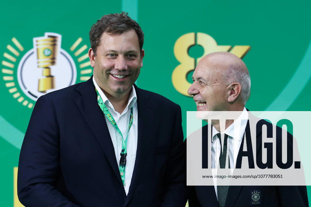DFB Pokalfinale - FC Bayern München - VfB Stuttgart am 23.05.2026 im Olympiastadion in Berlin Finanzminister Lars Klingbeil (l, SPD) und ernd Neuendorf, Präsident des Deutschen Fußball-Bundes (DFB) auf dem grünen Teppich.