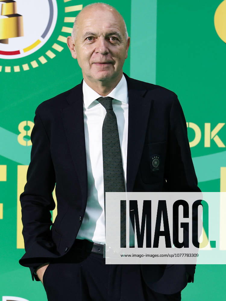 DFB Pokalfinale - FC Bayern München - VfB Stuttgart am 23.05.2026 im Olympiastadion in Berlin Bernd Neuendorf, Präsident des Deutschen Fußball-Bundes (DFB) auf dem grünen Teppich.