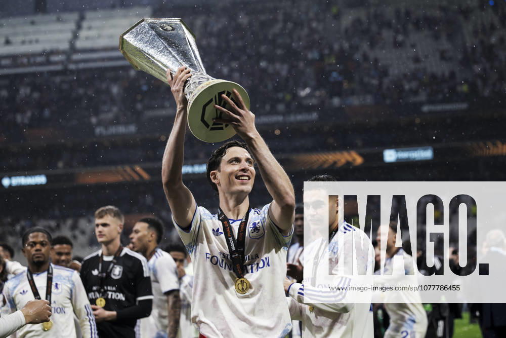 SC Freiburg v Aston Villa FC - UEFA Europa League Pau Torres of Aston Villa FC celebrates with the trophy during the award ceremony following the UEFA Europa League 2025 26 final football match between SC Freiburg and Aston Villa FC. Aston Villa FC won 3-0 over SC Freiburg. Istanbul Turkey