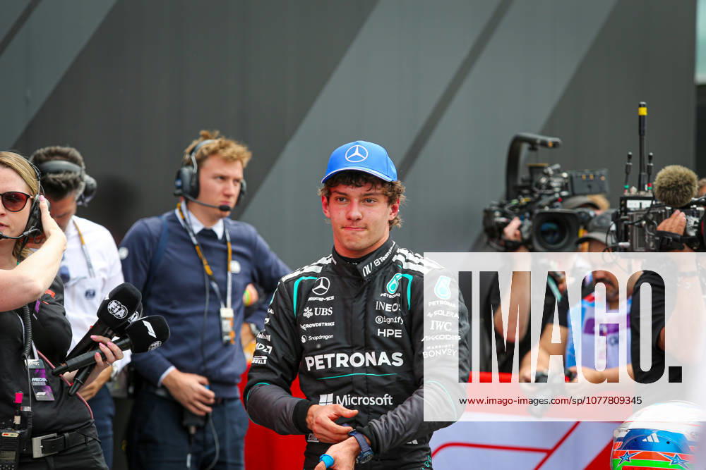IPA85024844 - (12) Andrea Kimi Antonelli (ITA) - Mercedes-AMG PETRONAS F1 Team - Mercedes W17 - Mercedes E Performance during the Sprint Race of Formula 1 AWS Canadian Grand Prix 2026 at Circuit Gilles Villeneuve in Montreal, Canada. Round 7 of the 2026 FIA Formula One World Championship, WM, Weltmeisterschaft held May 22-24, 2026. The Circuit Gilles Villeneuve on Ile Notre-Dame in Montreal, named after the legendary Ferrari driver, hosts the Sprint format for the seventh round. This event weekend features the F1 Sprint format, with a Sprint Shootout and Sprint Race in addition to the standard qualifying session and Grand Prix. during Formula 1 AWS Canadian Grand Prix 2026 - Round 7 - Circuit Gilles Villeneuve, Formula 1 Championship in , , May 23 2026