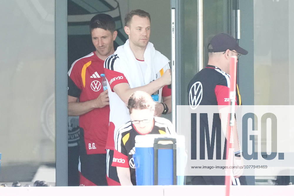 Torwart Manuel Neuer (Deutschland Germany) trainiert hinter verschlossenen Türen mit Reha Trainer Niklas Dietrich - Herzo Base 28.05.2026: Deutsche Nationalmannschaft, Trainingslager zur WM-Vorbereitung, Home Ground, HerzoBase, World of Adidas, Herzogenaurach
