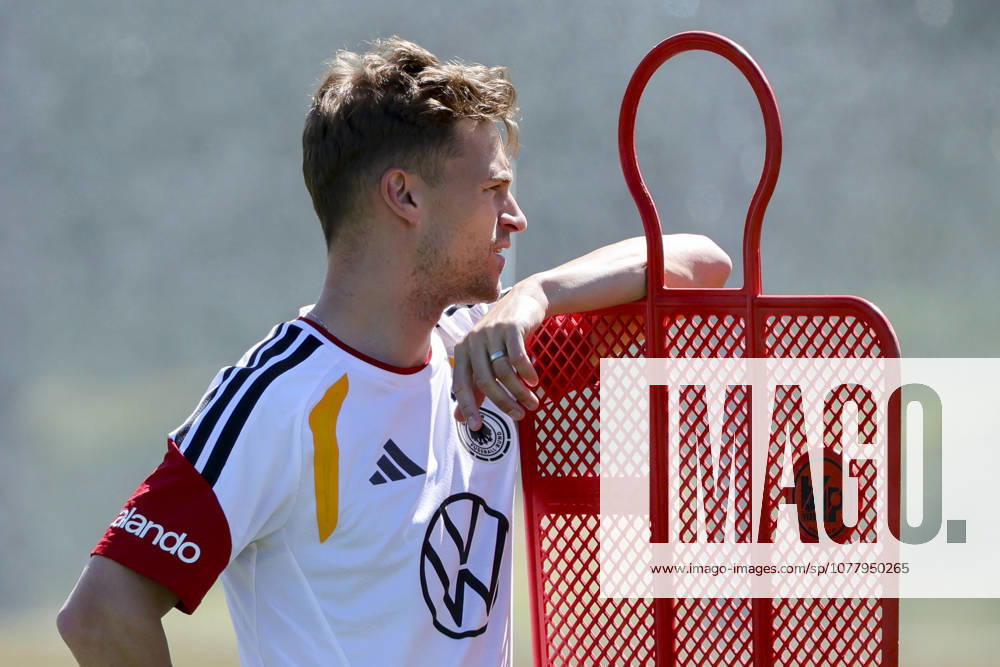 Joshua Kimmich (Germany) schaut enttaeuscht, , Training der deutschen Fussball Nationalmannschaft, Home Ground am 28. May 2026 in Herzogenaurach, Deutschland. (Foto von Marco Steinbrenner DeFodi Images) Joshua Kimmich (Germany) looks dejected, , Training der deutschen Fussball Nationalmannschaft, Home Ground, May 28, 2026 in Herzogenaurach, Germany. (Photo by Marco Steinbrenner DeFodi Images) -