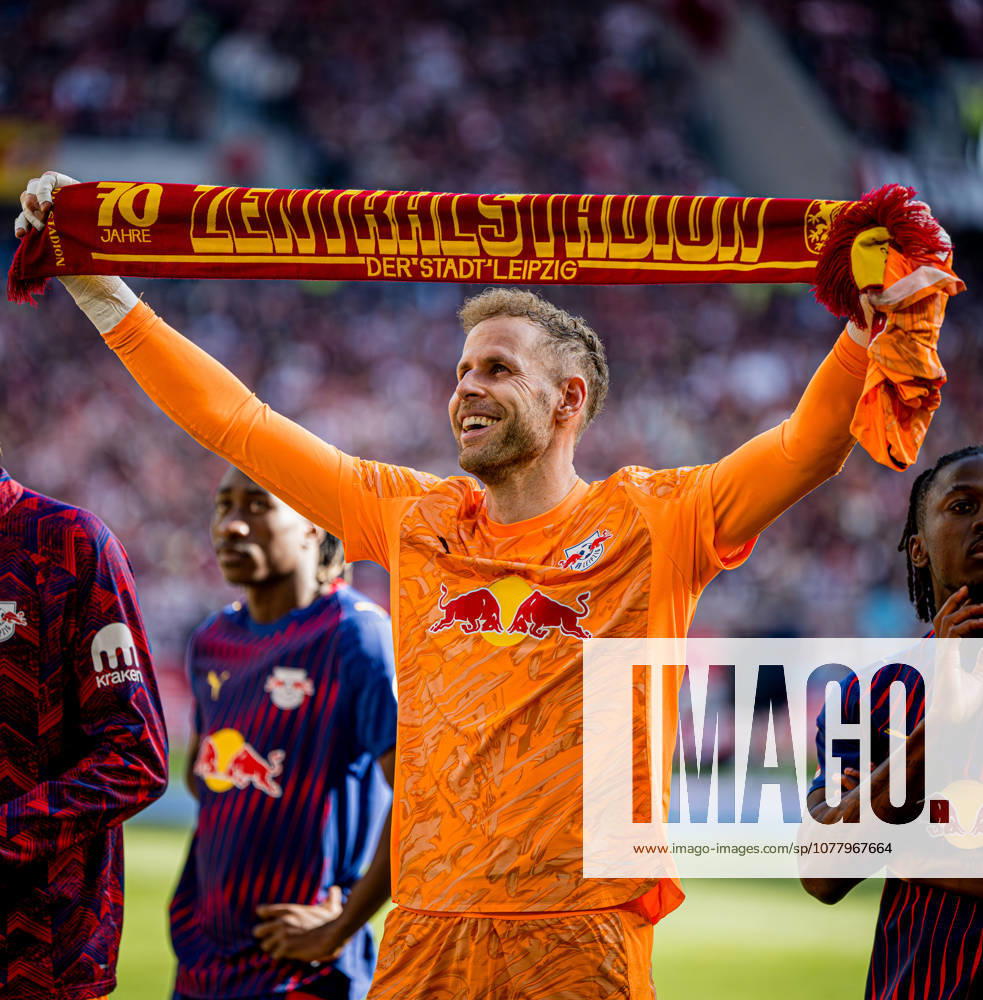 Leipzigs Torwart Torhueter Peter Gulacsi. Fussball 1. Bundesliga, 34. Spieltag: SC Freiburg - RB Leipzig. 16. Mai 2026: Freiburg, Europa-Park-Stadion. SC Freiburg - RB Leipzig
